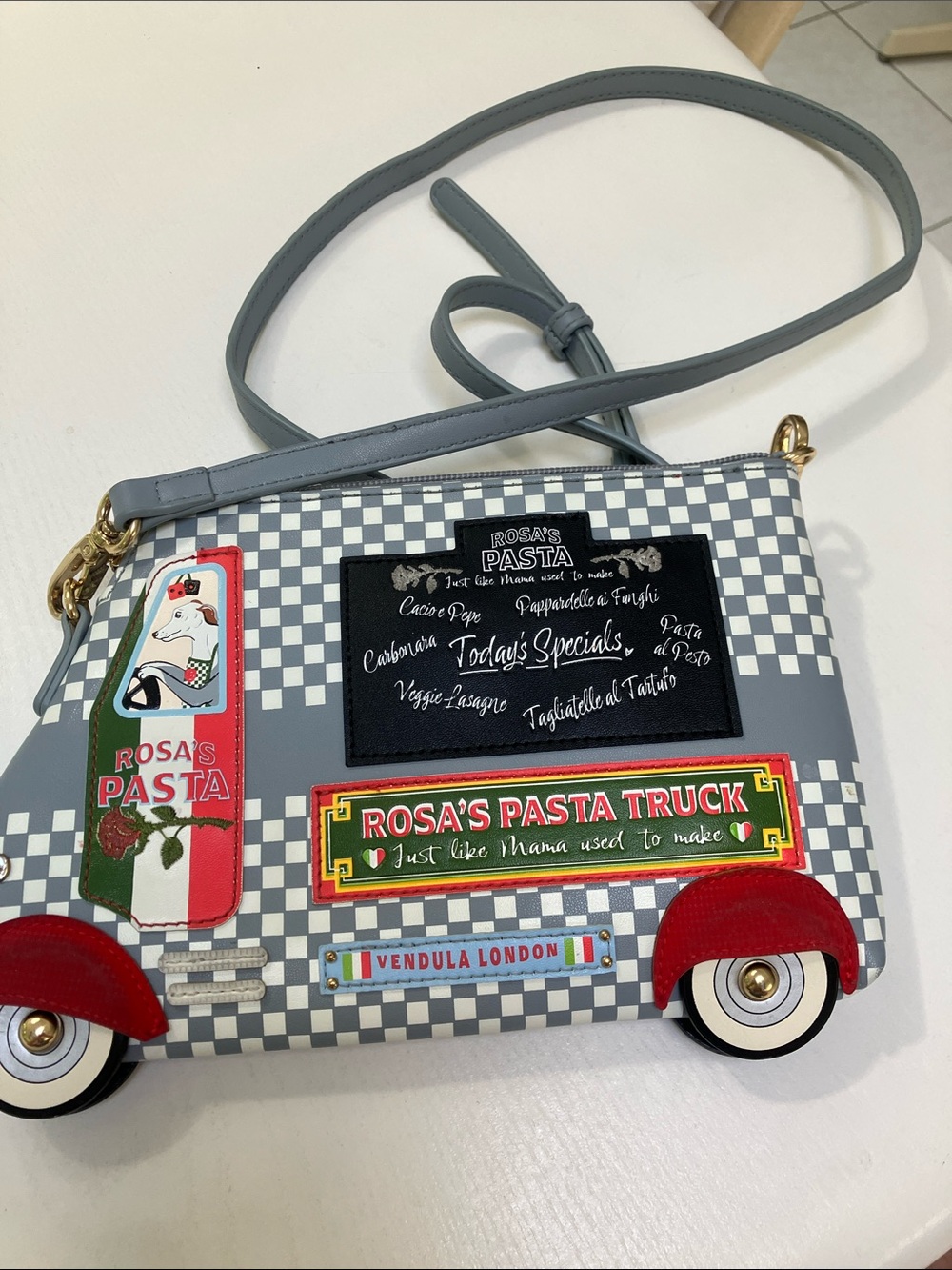 VENDULA!! “Rosa's Pasta Truck" Grey Crossbody Bag - Picture 8 of 10